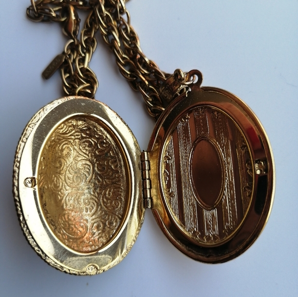 Vintage Necklace Faux Seed Pearls Black Enamel Goldtone Pendant Mourning Locket - Picture 7 of 9